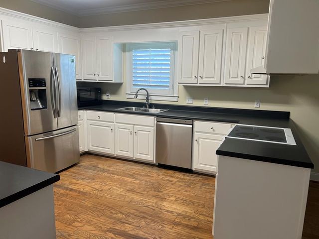 306 Moore Rd, Dothan, AL 36301