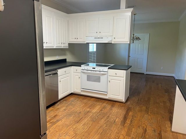 306 Moore Rd, Dothan, AL 36301