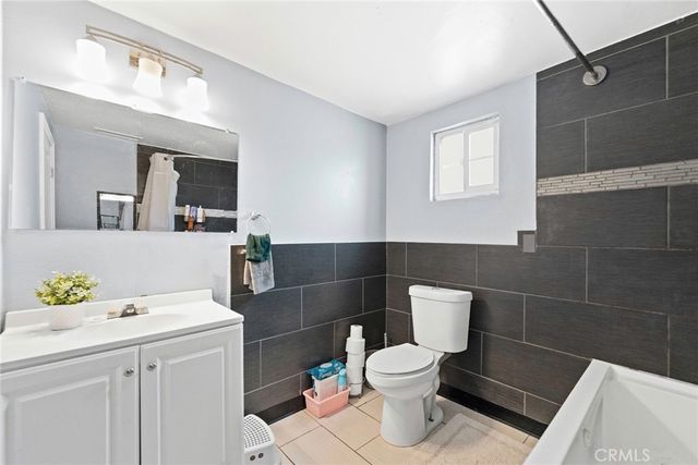 2412 W Raymond, Compton, CA 90220