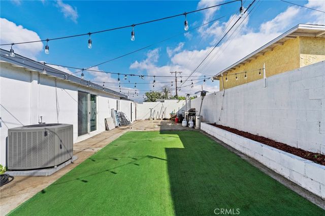 2412 W Raymond, Compton, CA 90220