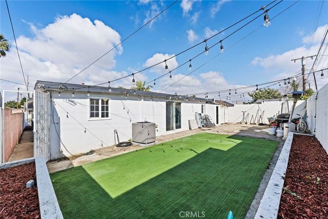 2412 W Raymond, Compton, CA 90220