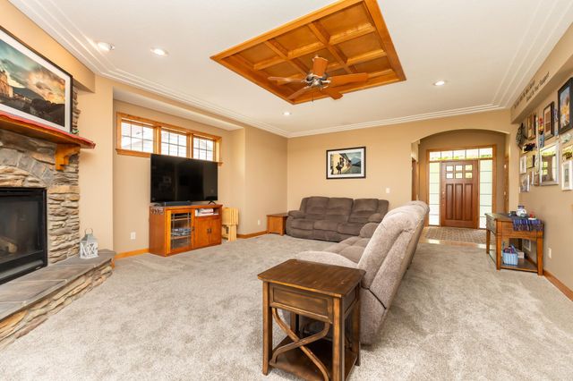 517 Appaloosa Avenue, Shakopee, MN 55379