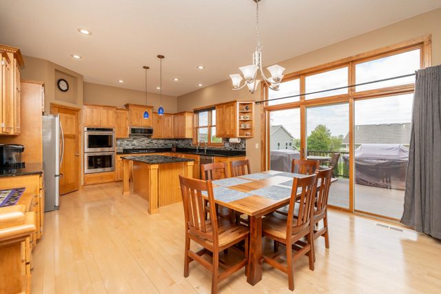 517 Appaloosa Avenue, Shakopee, MN 55379