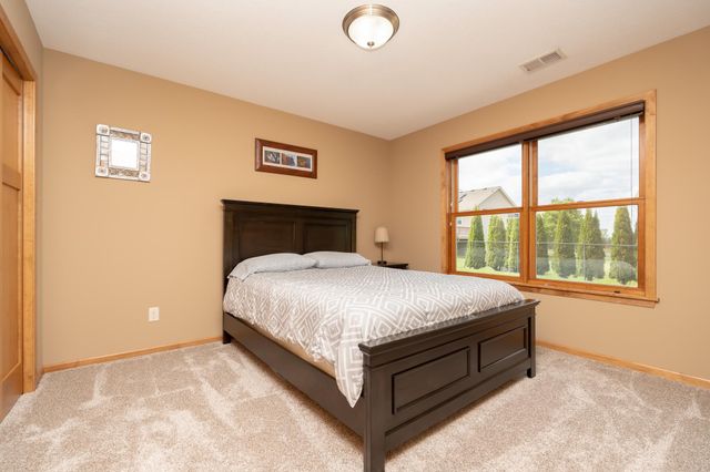517 Appaloosa Avenue, Shakopee, MN 55379