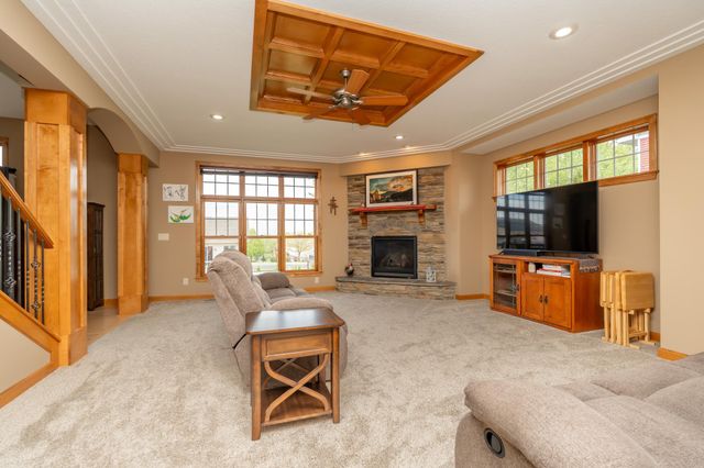 517 Appaloosa Avenue, Shakopee, MN 55379