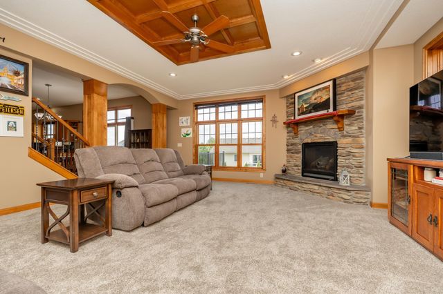 517 Appaloosa Avenue, Shakopee, MN 55379