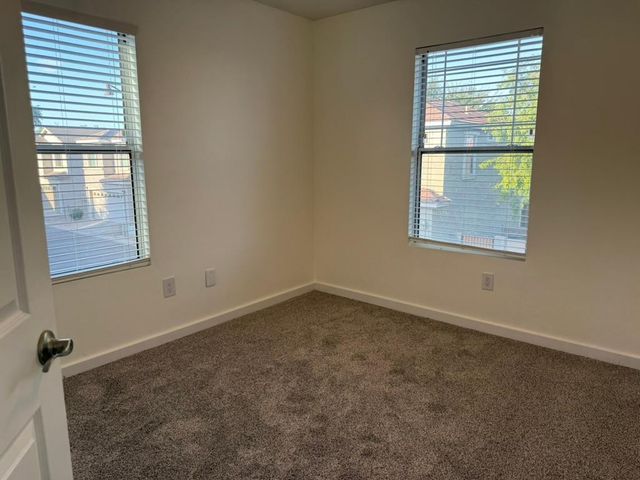 1570 S Owl Drive, Gilbert, AZ 85296