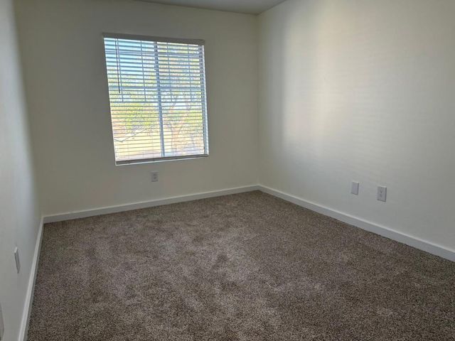 1570 S Owl Drive, Gilbert, AZ 85296