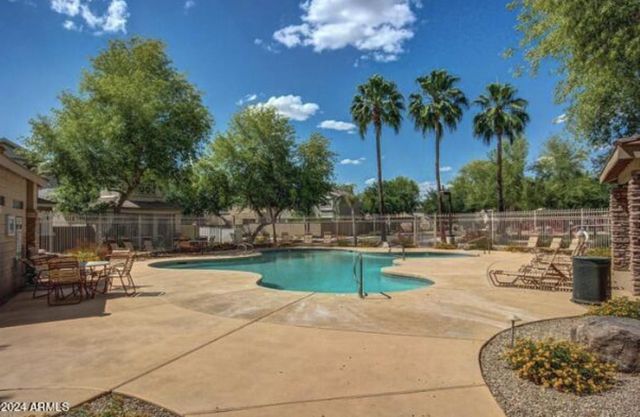 1570 S Owl Drive, Gilbert, AZ 85296