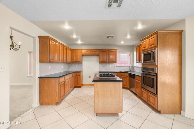 12425 NINA PEARL Drive, El Paso, TX 79938