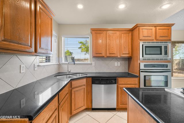 12425 NINA PEARL Drive, El Paso, TX 79938