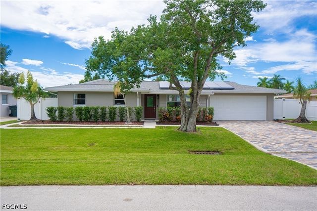 1640 N Flossmoor RD, Fort Myers, FL 33919