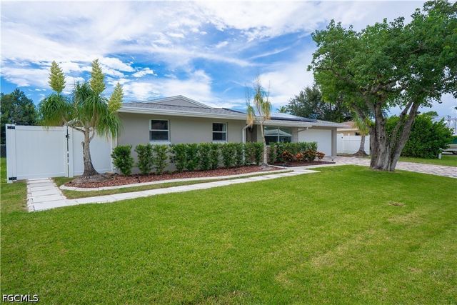 1640 N Flossmoor RD, Fort Myers, FL 33919
