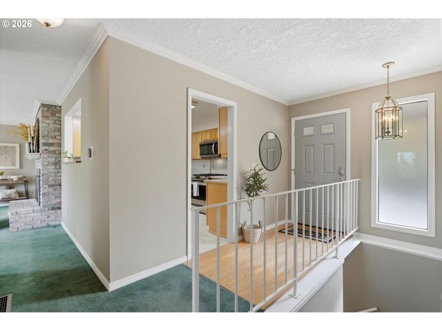 1531 LARCH St, Lake Oswego, OR 97034
