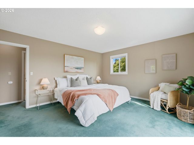 1531 LARCH St, Lake Oswego, OR 97034