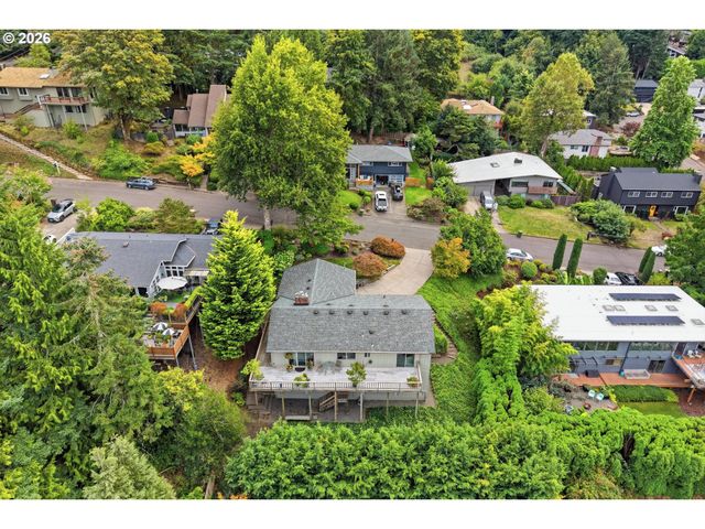 1531 LARCH St, Lake Oswego, OR 97034
