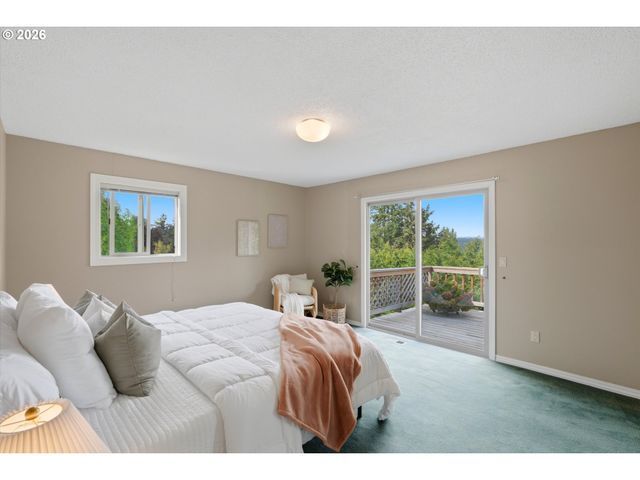 1531 LARCH St, Lake Oswego, OR 97034