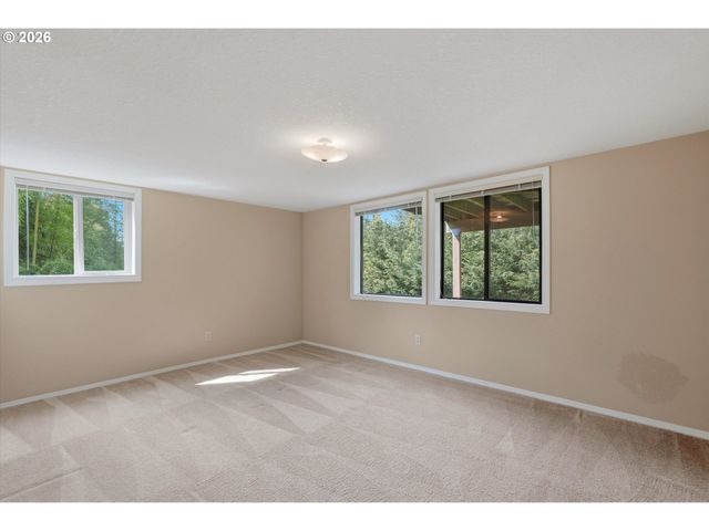 1531 LARCH St, Lake Oswego, OR 97034