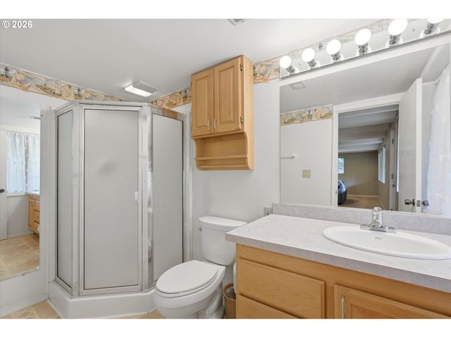 1531 LARCH St, Lake Oswego, OR 97034