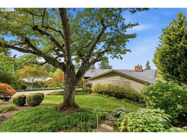 1531 LARCH St, Lake Oswego, OR 97034