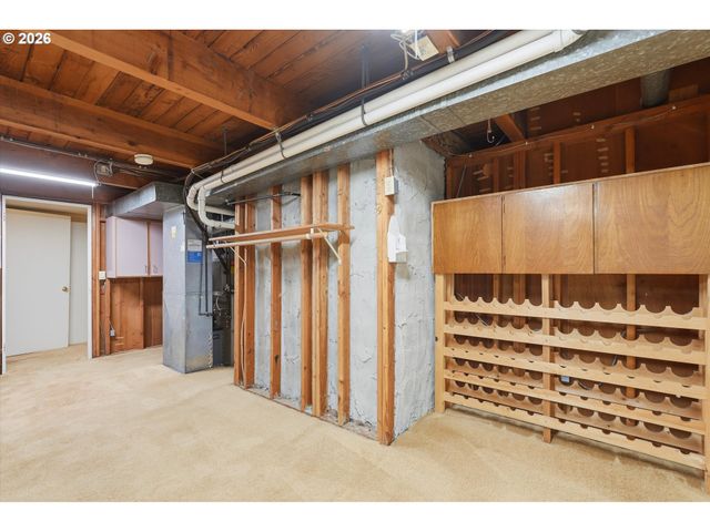 1531 LARCH St, Lake Oswego, OR 97034