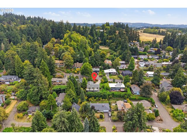 1531 LARCH St, Lake Oswego, OR 97034