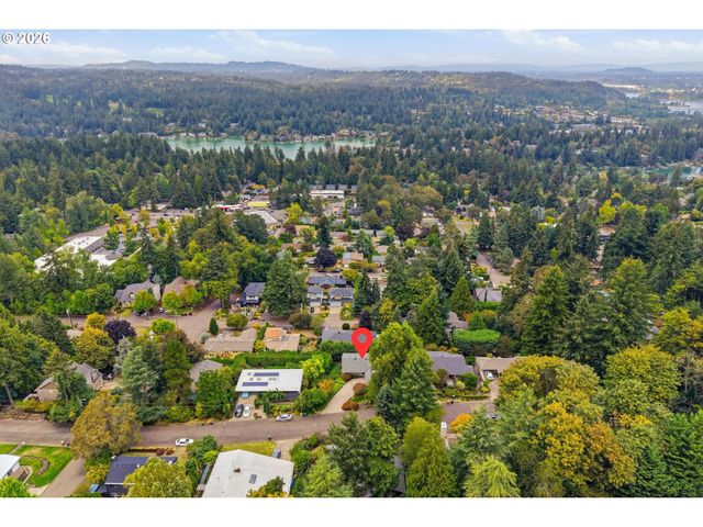 1531 LARCH St, Lake Oswego, OR 97034