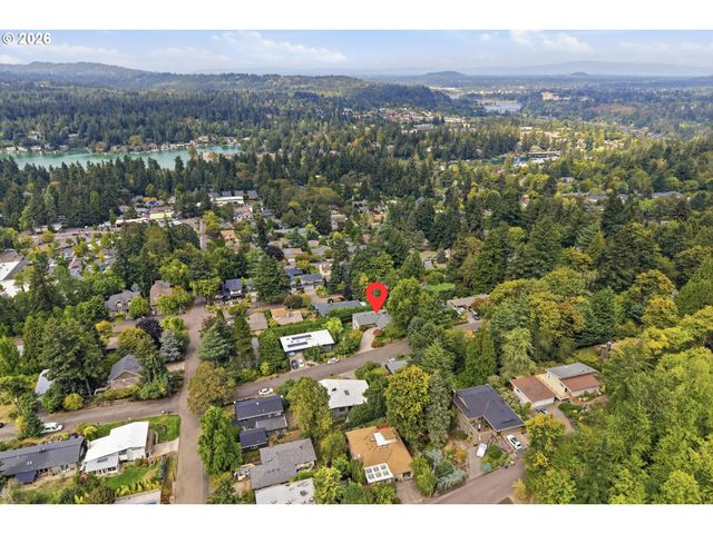1531 LARCH St, Lake Oswego, OR 97034