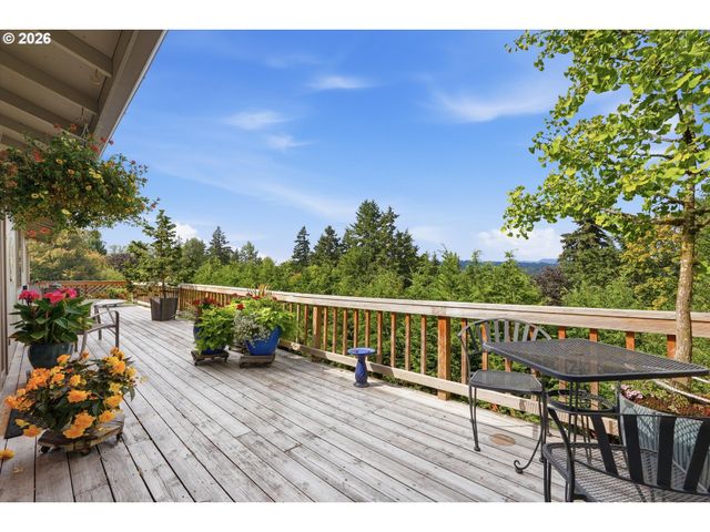1531 LARCH St, Lake Oswego, OR 97034