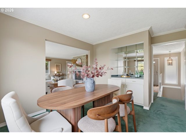 1531 LARCH St, Lake Oswego, OR 97034
