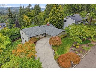 1531 LARCH St, Lake Oswego, OR 97034