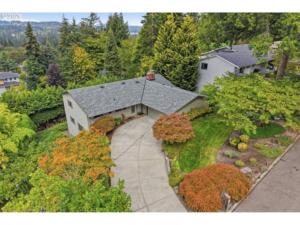 1531 LARCH St, Lake Oswego, OR 97034