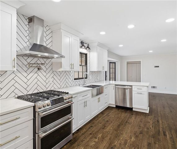 746 Oxford SW Court, Lilburn, GA 30047