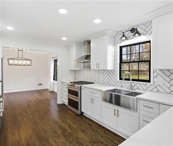 746 Oxford SW Court, Lilburn, GA 30047