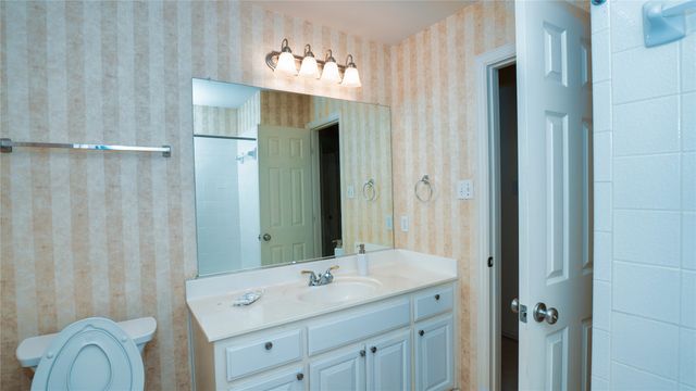 15846 Grove Crest Drive, Frisco, TX 75035