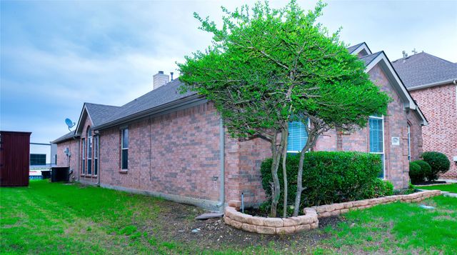 15846 Grove Crest Drive, Frisco, TX 75035