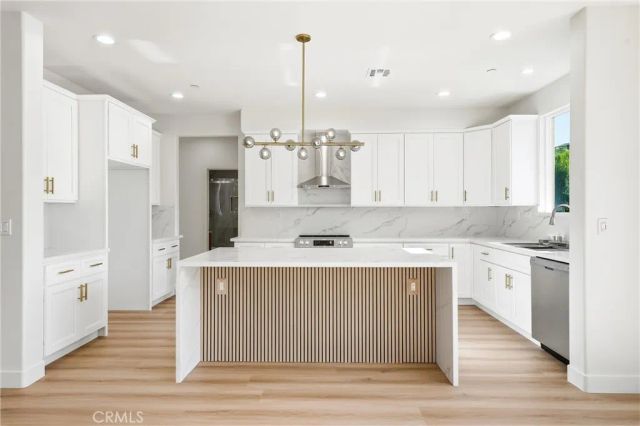 1969 Lyon Avenue, Riverside, CA 92503