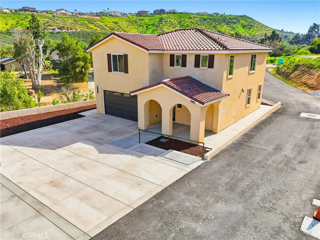 1969 Lyon Avenue, Riverside, CA 92503