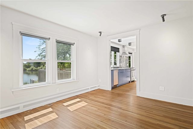 15 Omega Way, East Providence, RI 02916