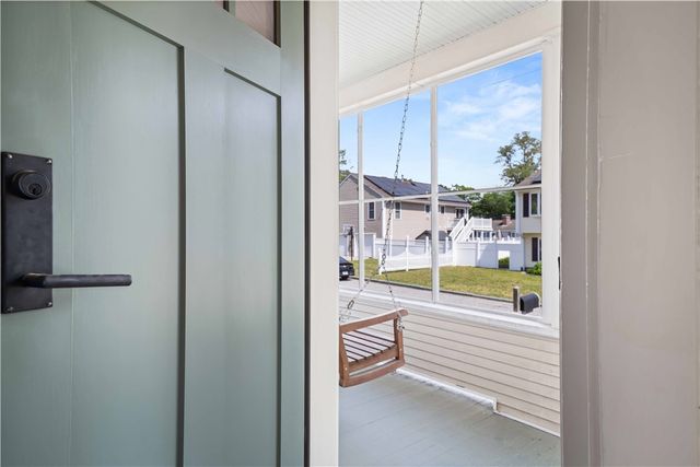 15 Omega Way, East Providence, RI 02916