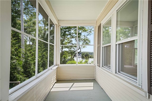 15 Omega Way, East Providence, RI 02916