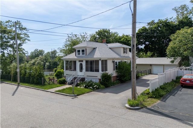 15 Omega Way, East Providence, RI 02916