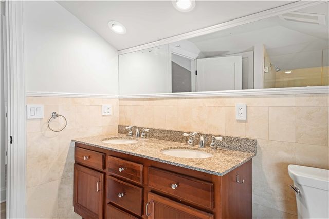 15 Omega Way, East Providence, RI 02916