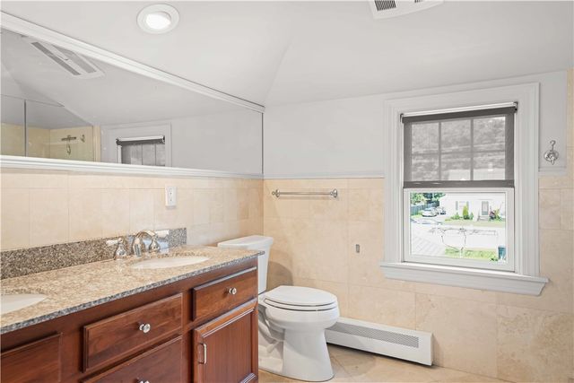 15 Omega Way, East Providence, RI 02916