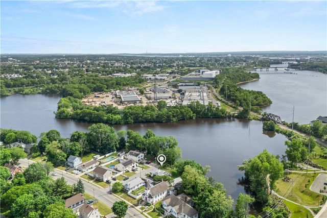 15 Omega Way, East Providence, RI 02916