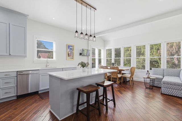 15 Judith Street E, Charleston, SC 29403
