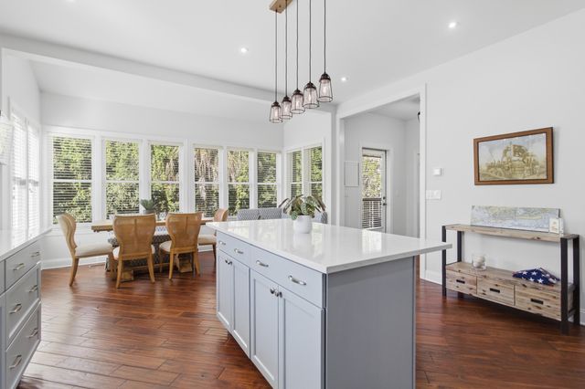 15 Judith Street E, Charleston, SC 29403