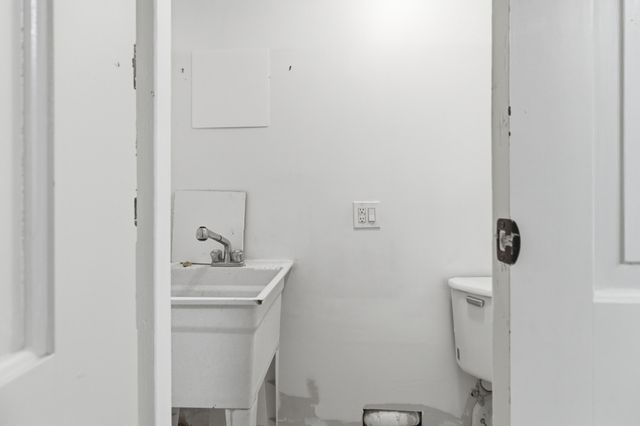 15 Judith Street E, Charleston, SC 29403