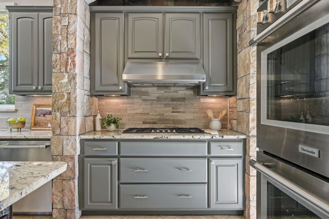 9808 Tree Bend CV, Austin, TX 78750