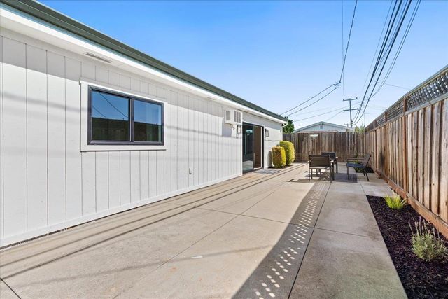 1810 Kehoe Avenue, San Mateo, CA 94401